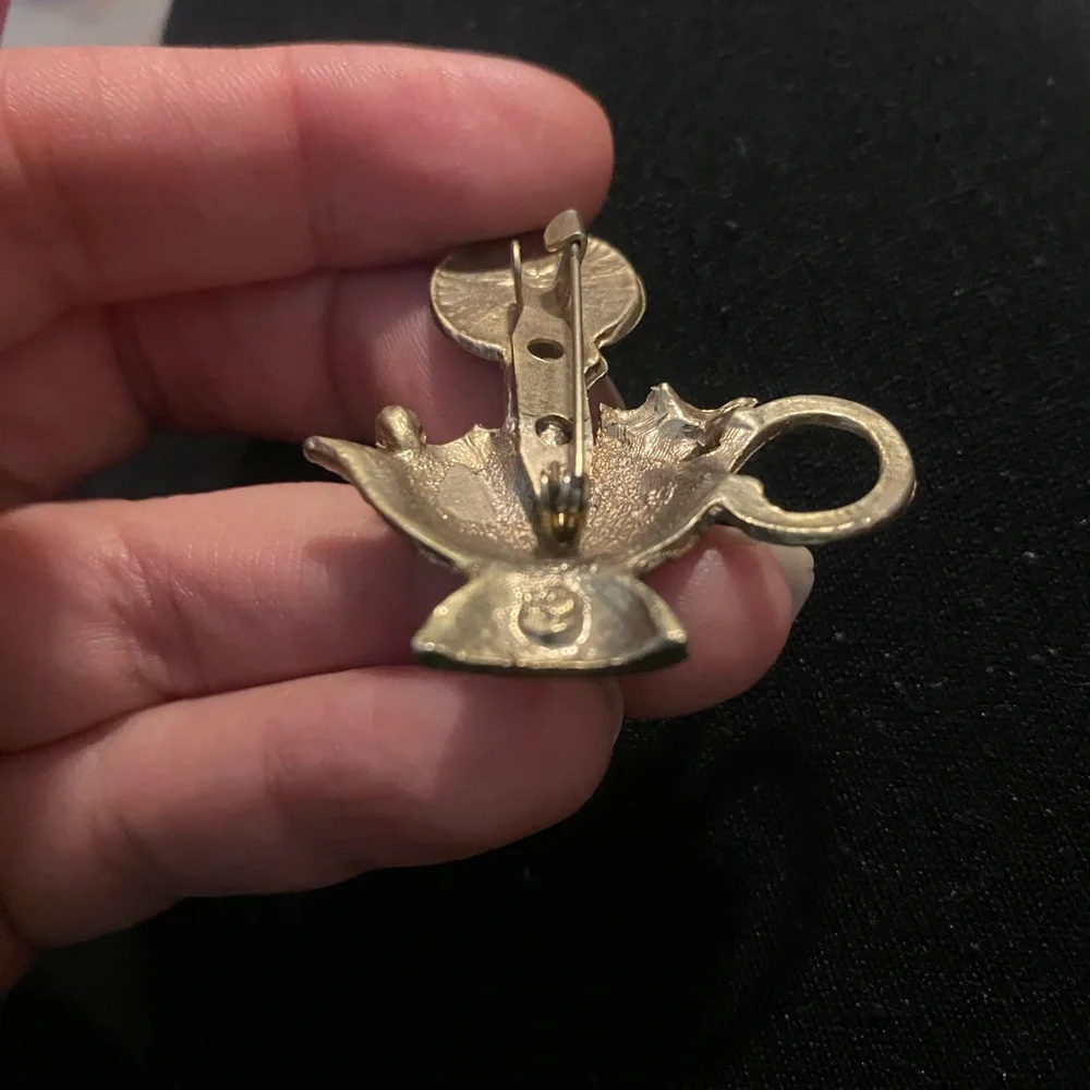 Festive Candle Brooch with Holly Design vintage - Picture 7 of 9